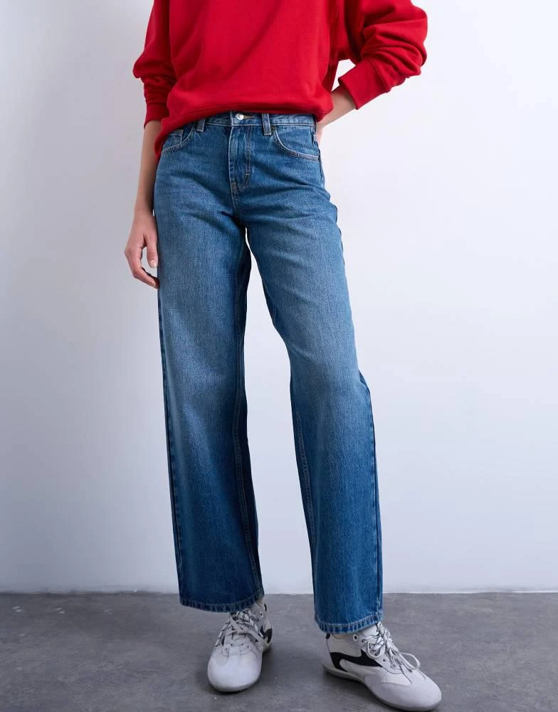 Topshop Topshop Cinch low rise relaxed jeans in vintage blue 2