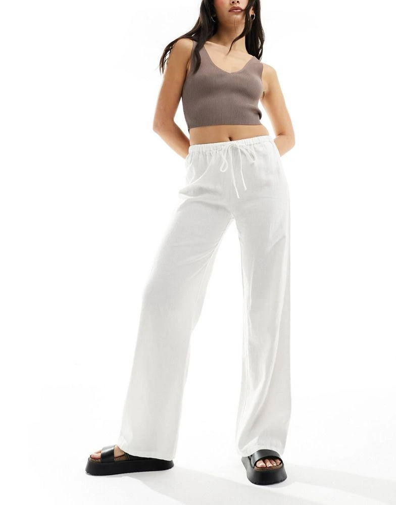 Pull&Bear Pull&Bear high waisted linen trousers in white 1