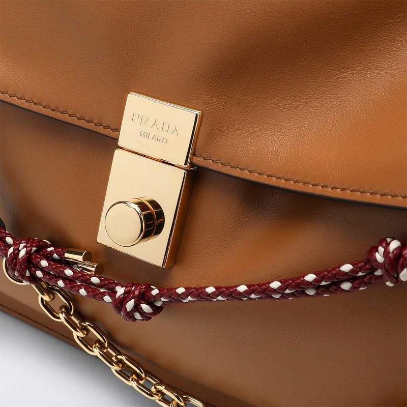 バッグチャーム PRADA PRADA SOFT SOUND LARGE CARAMEL LEATHER BAG WITH CHARMS Prada Prada Soft Sound large caramel leather bag with charms