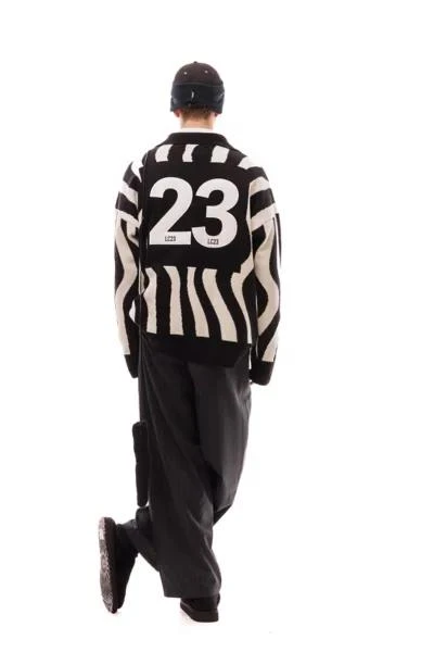 Lc23 LC23 Looney Tunes Juventus Polo Pullover Sweater 2