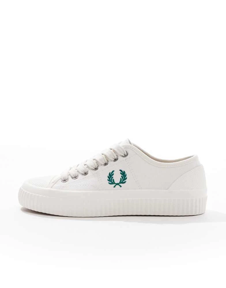 Fred Perry Fred Perry hughes canvas trainers in white 2
