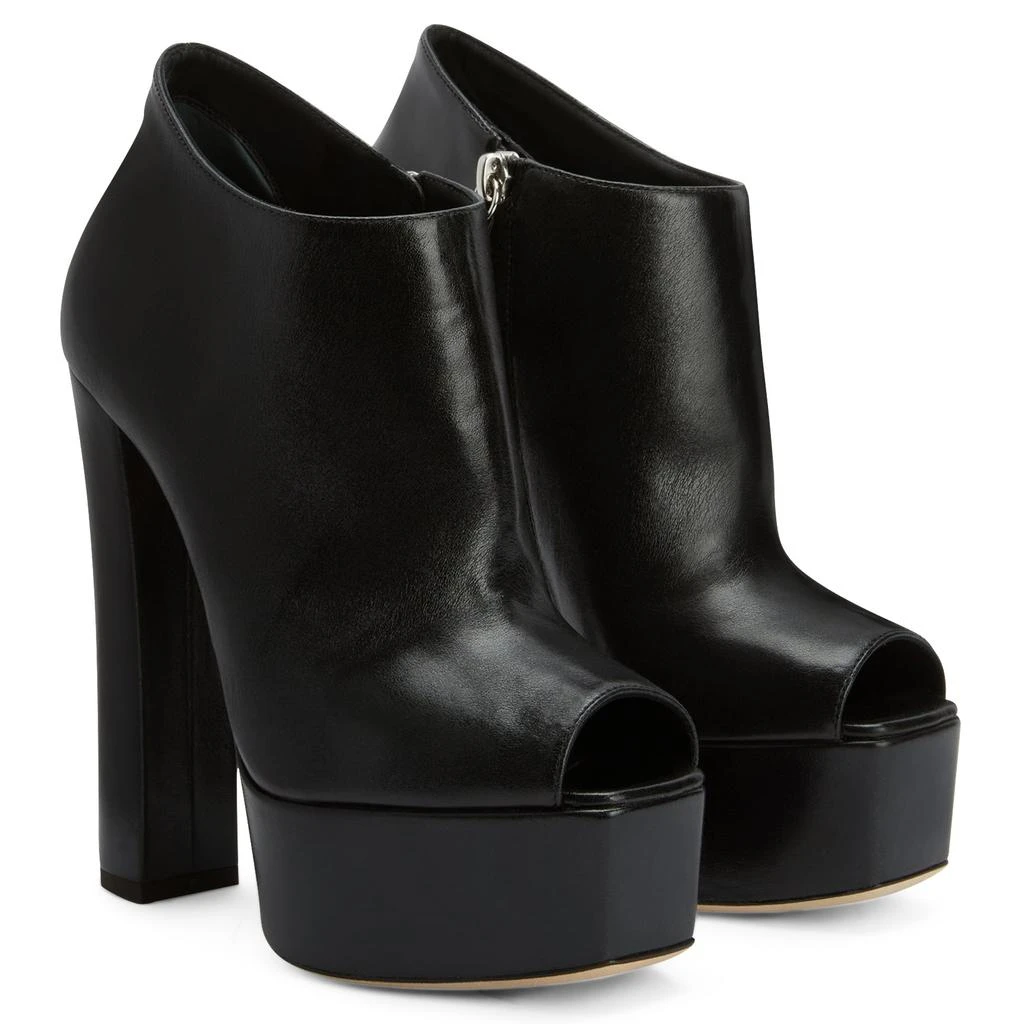 Giuseppe Zanotti Judith 2