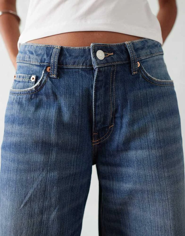 Weekday Weekday Ample low waist baggy fit jeans in streaky blue wash 5