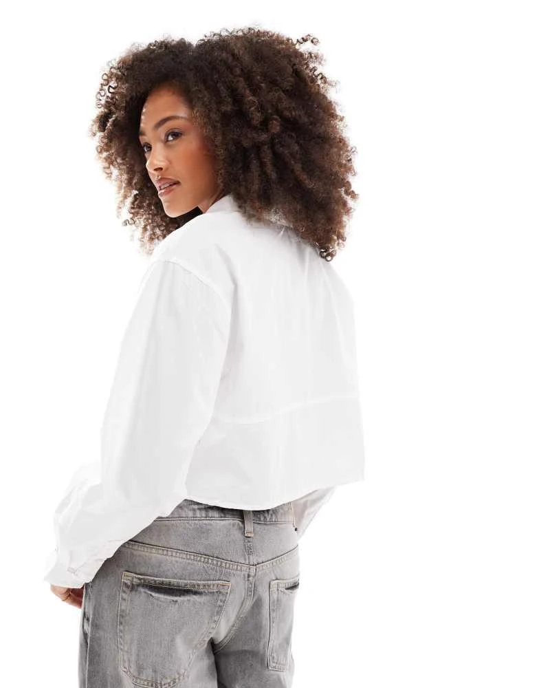 Pull&Bear Pull&Bear cropped long sleeved shirt in white 4