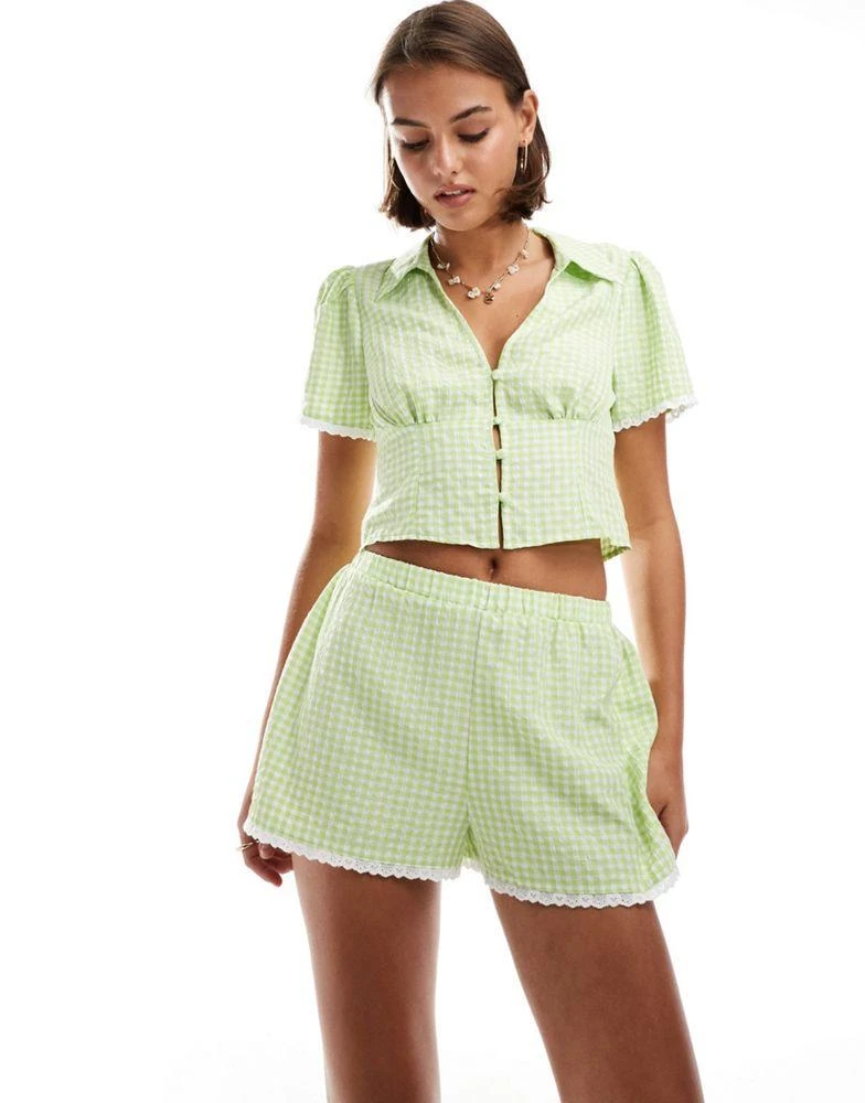 Miss Selfridge Miss Selfridge gingham lace trim shorts in green 2