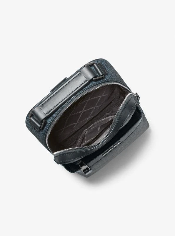 Michael Kors Hudson Logo Sling Pack 2