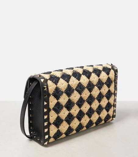 Valentino Rockstud Small raffia-effect shoulder bag 4