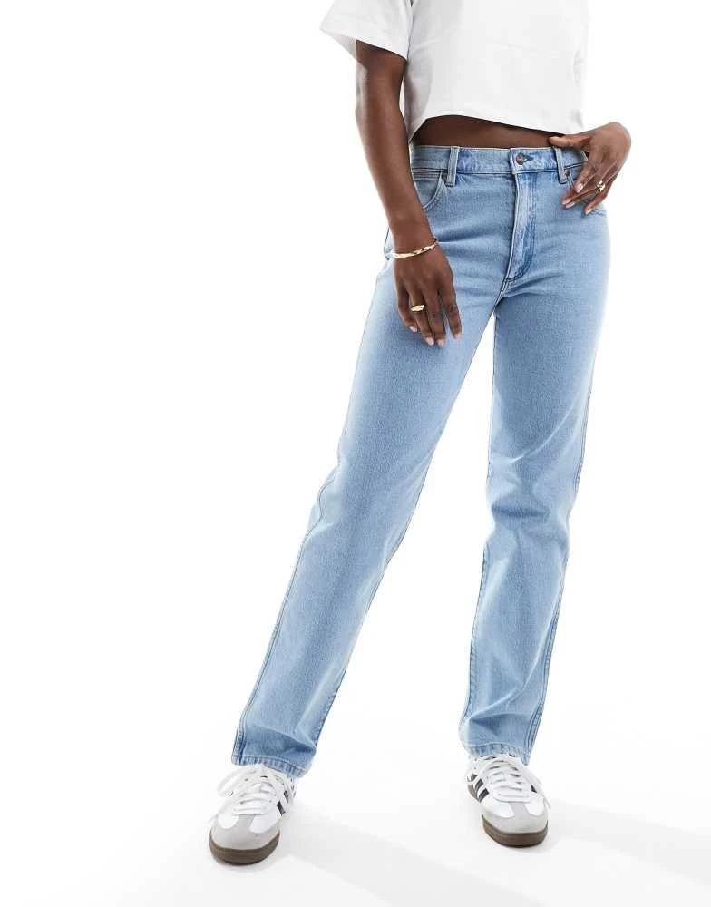 Wrangler Wrangler Sunset mom fit jeans in light blue 3