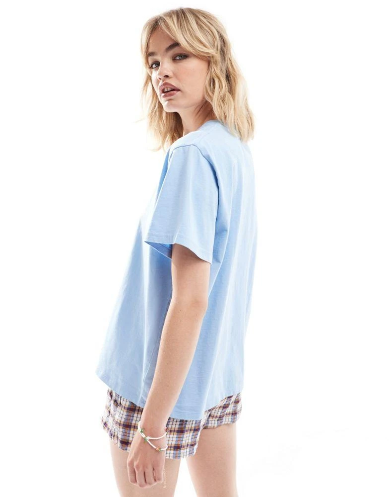 Wrangler Wrangler girlfriend logo tee in pale blue 2