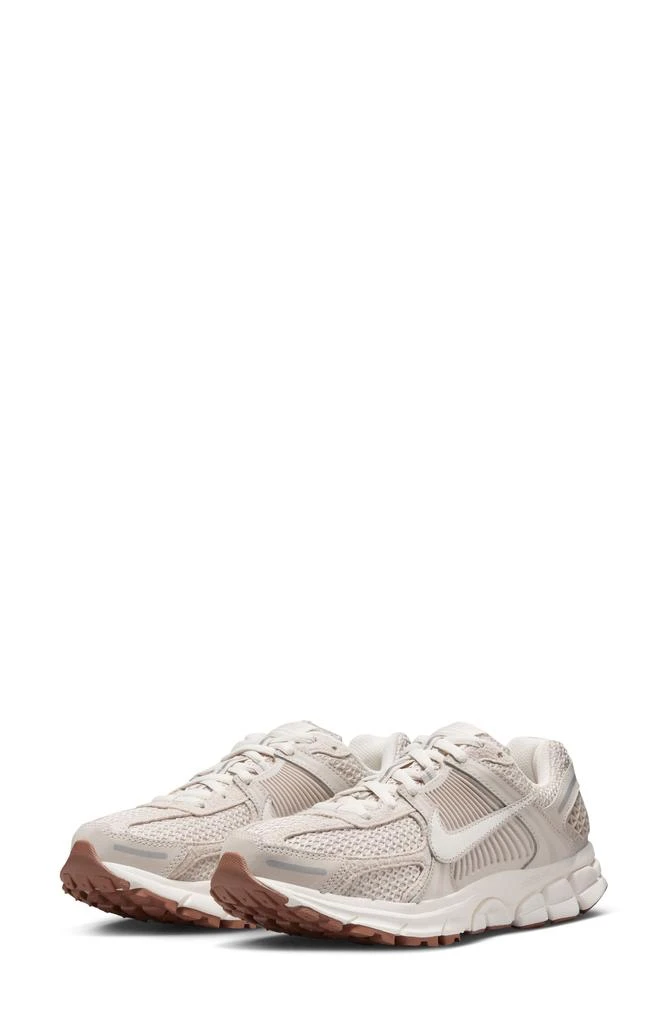 NIKE Zoom Vomero 5 Sneaker 1