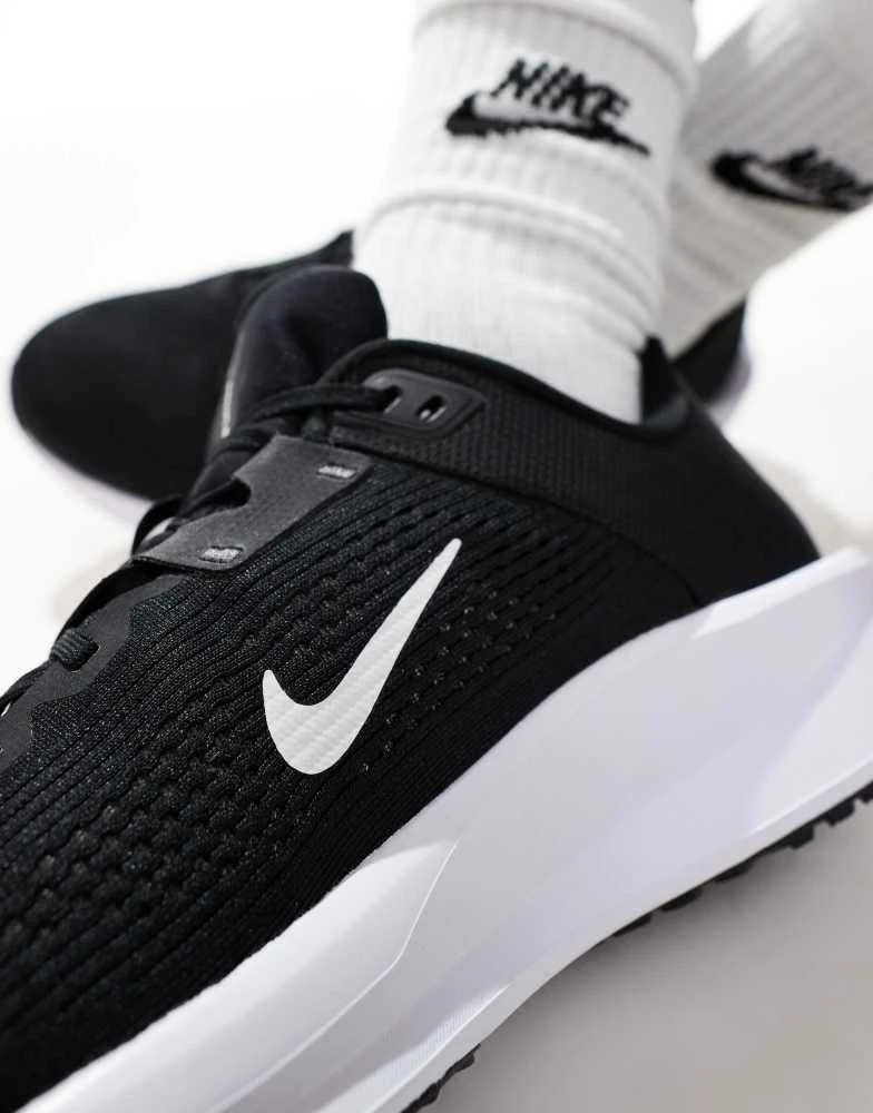NIKE Nike Running Quest 6 trainers in black 4