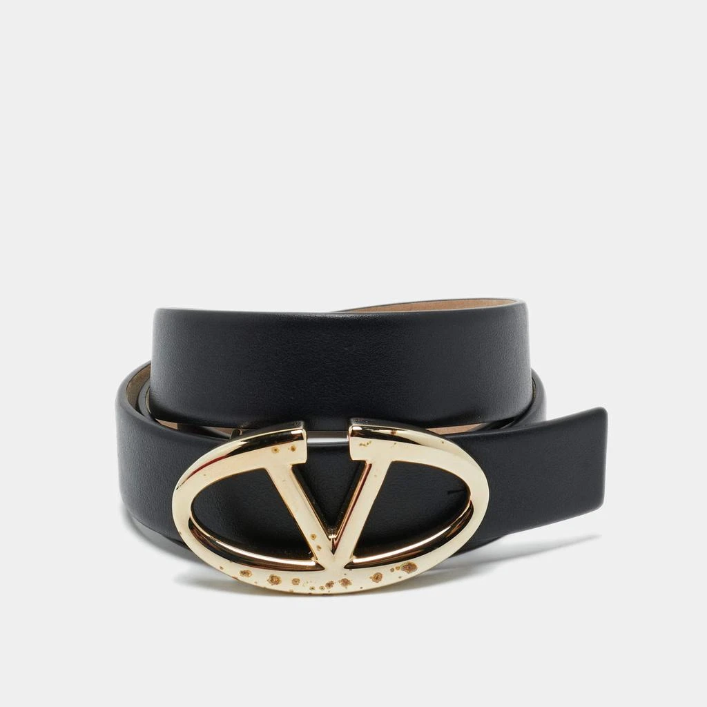 Shop Valentino Black/Beige Leather VLogo Reversible Belt  display picture 3