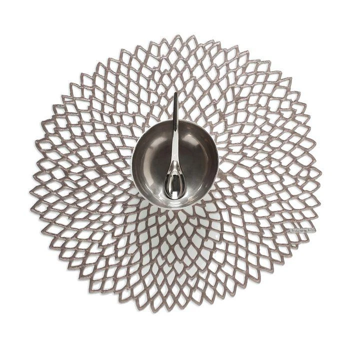 Chilewich Dahlia Pressed Vinyl Round Placemat 1