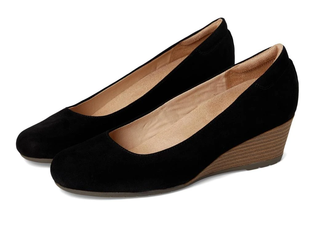 Dr. Scholl
s Be Flex Pumps