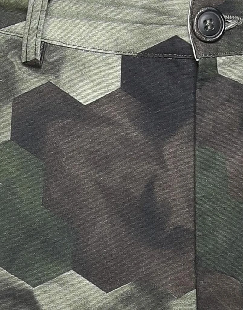 MOACONCEPT Shorts & Bermuda 4