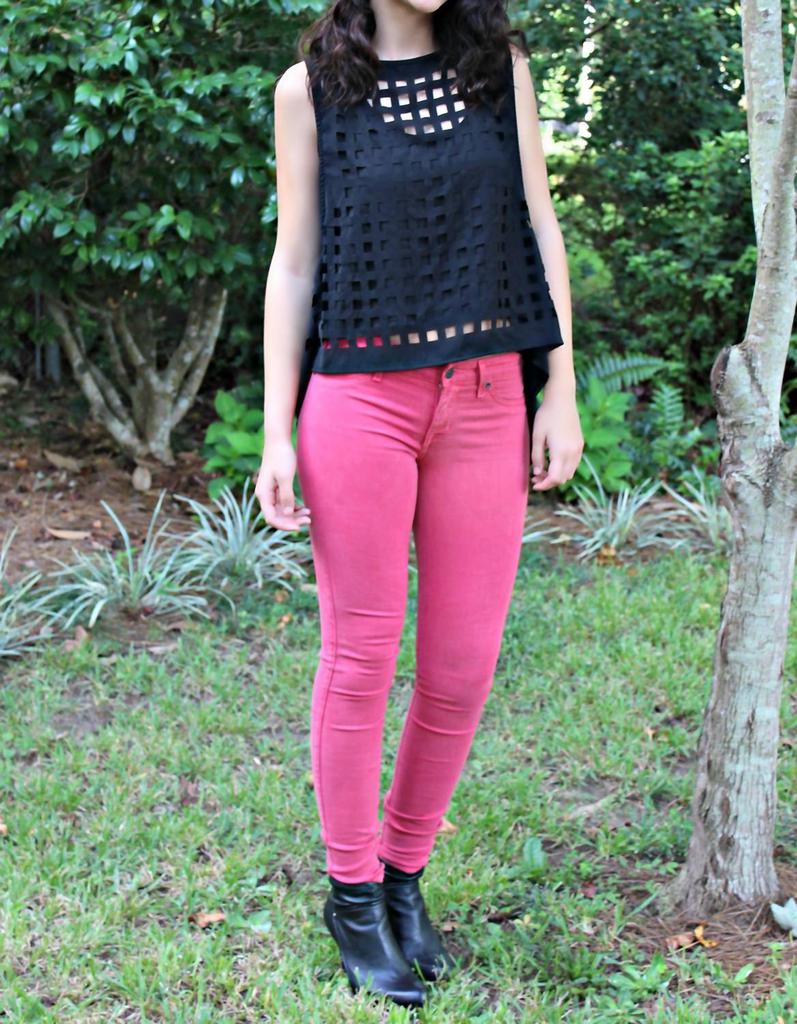 Double Zero Sleeveless Top In Black