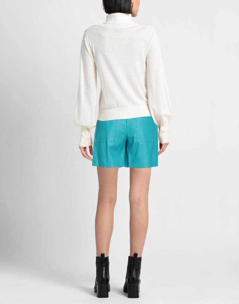 Nude Shorts 
Bermuda 3