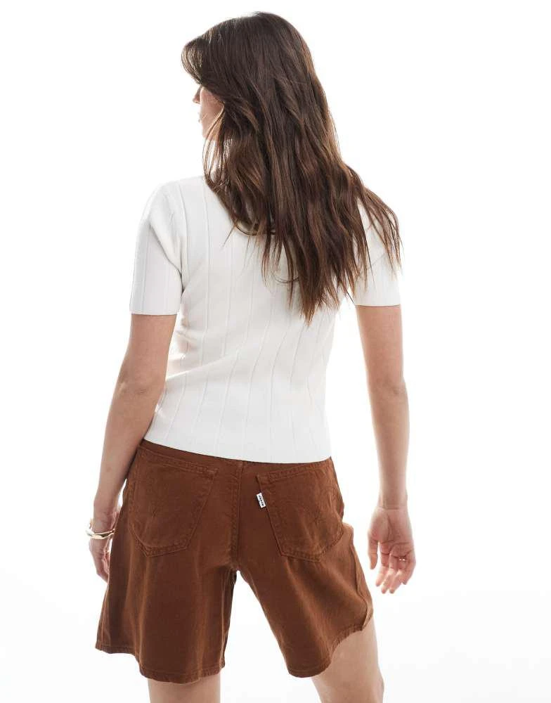 Levi's Levi's high waisted linen blend baggy denim shorts in brown 3