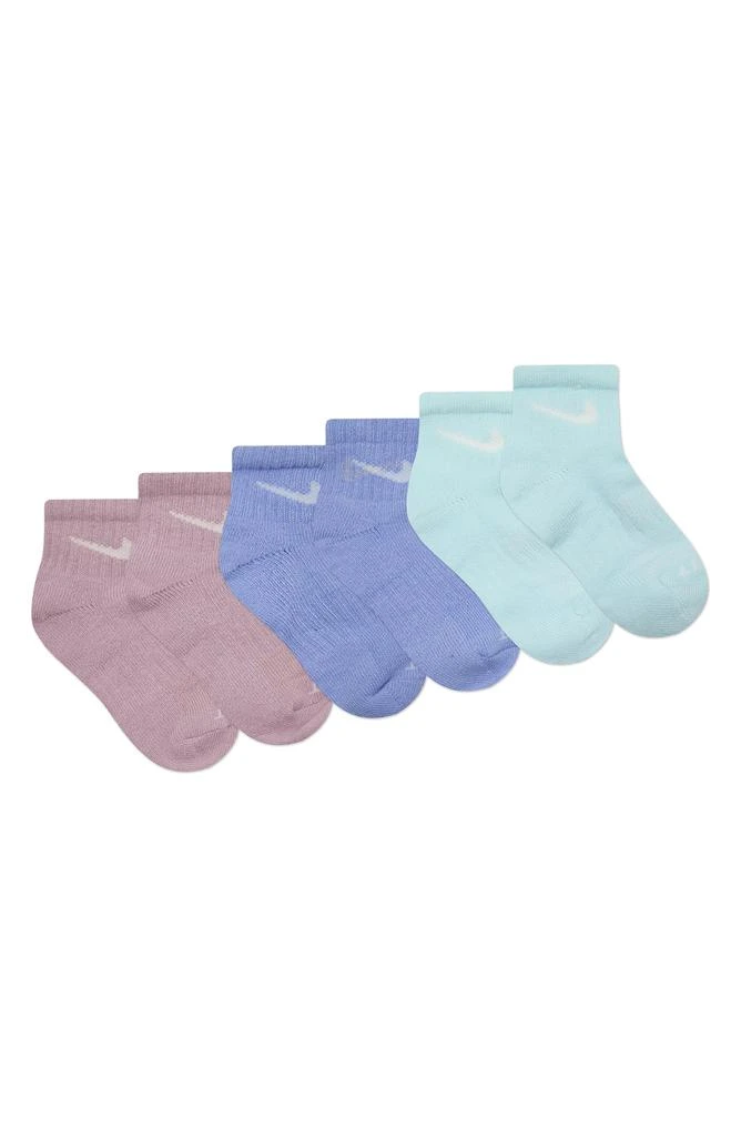 NIKE Kids
Dri-FIT 6-Pack Basic Quarter Socks 2
