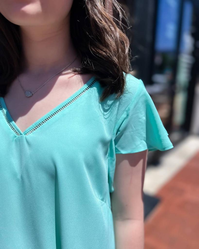 Blu Pepper Lace-Lined Woven Top In Light Emerald