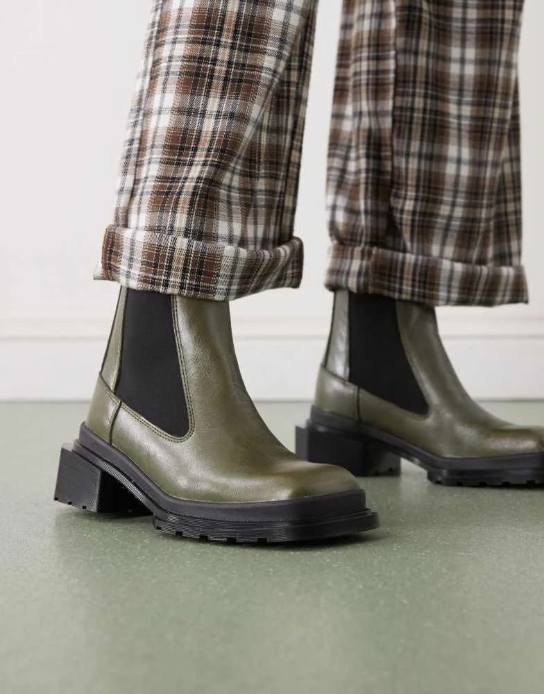 Dr. Martens Dr Martens Maybole Chelsea Boot in olive green  display picture 2