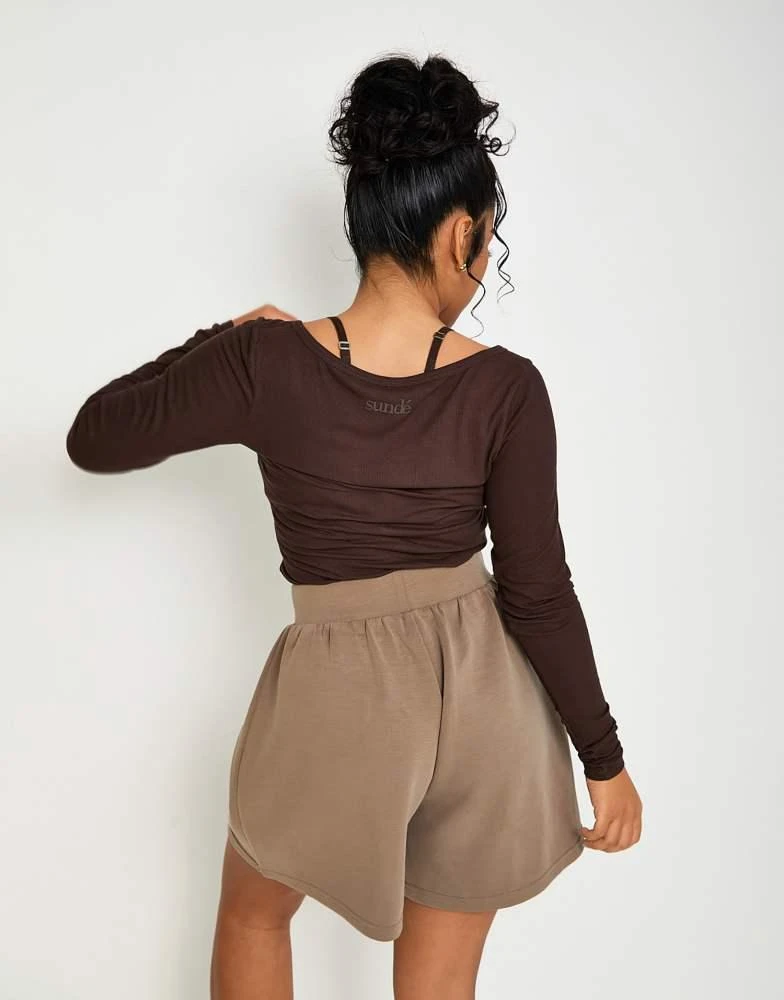 Sundé Sunde soft touch lounge short in mocha 3