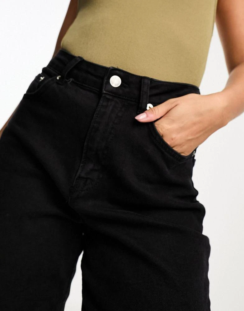 NA-KD NA-KD high waist straight leg jeans in black 4
