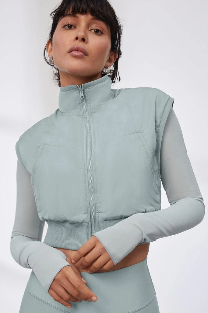 Alo In Motion Vest - Cosmic Grey 1