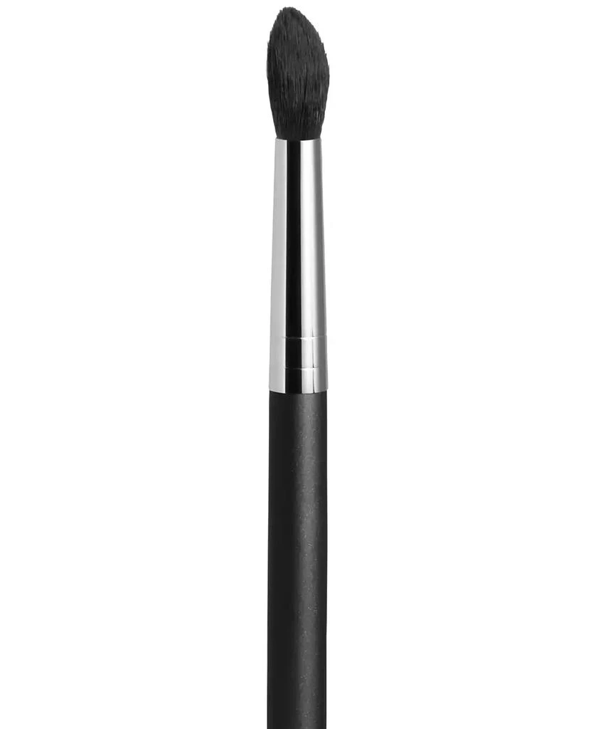 MAC 240S Large Tapered Blending Brush 2