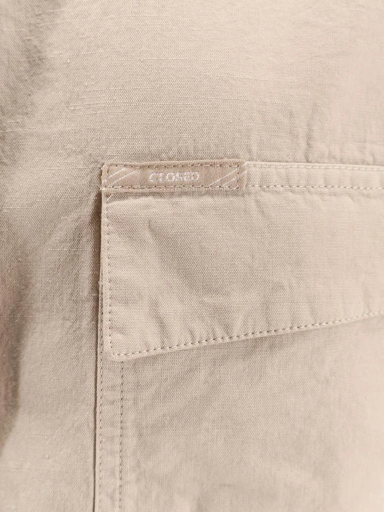 Closed Cotton jacket with pockets 3