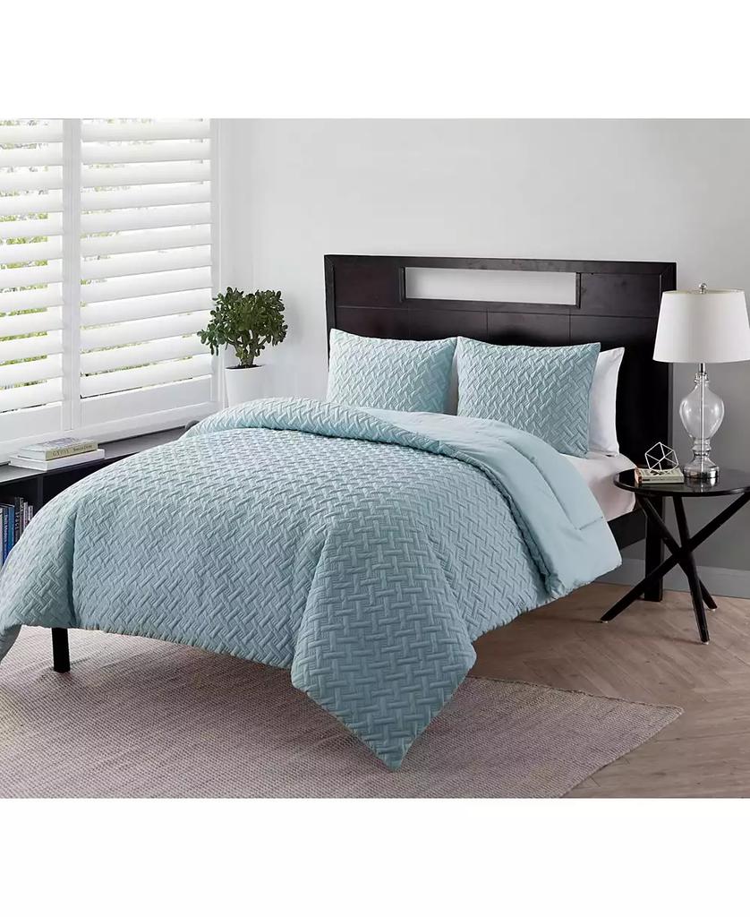 VCNY Home Nina Embossed Comforter Set