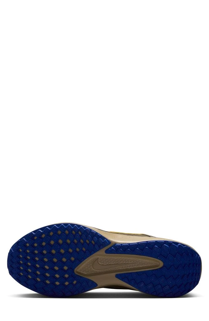 NIKE Quest 6 Running Shoe 5