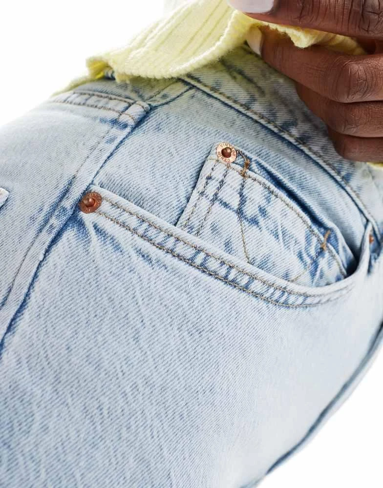 Stradivarius Stradivarius D98 straight leg jeans in light blue 2