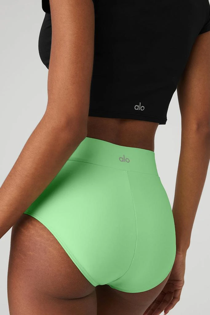 Alo Airlift Record-Breaker Boyshort - Ultramint 5