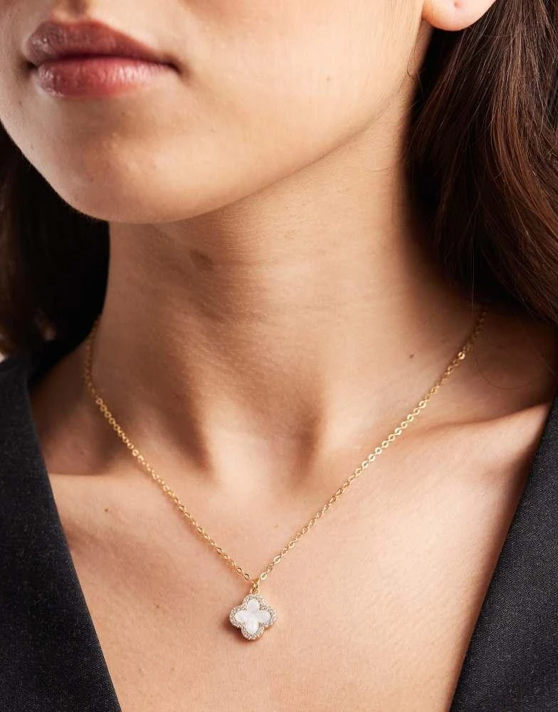 Accessorize Accessorize Z clover pendant necklace in 14k gold plated