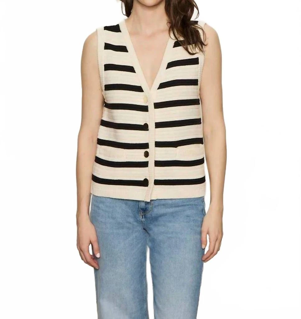 Sanctuary Textured Sweater Vest In Macrame/black