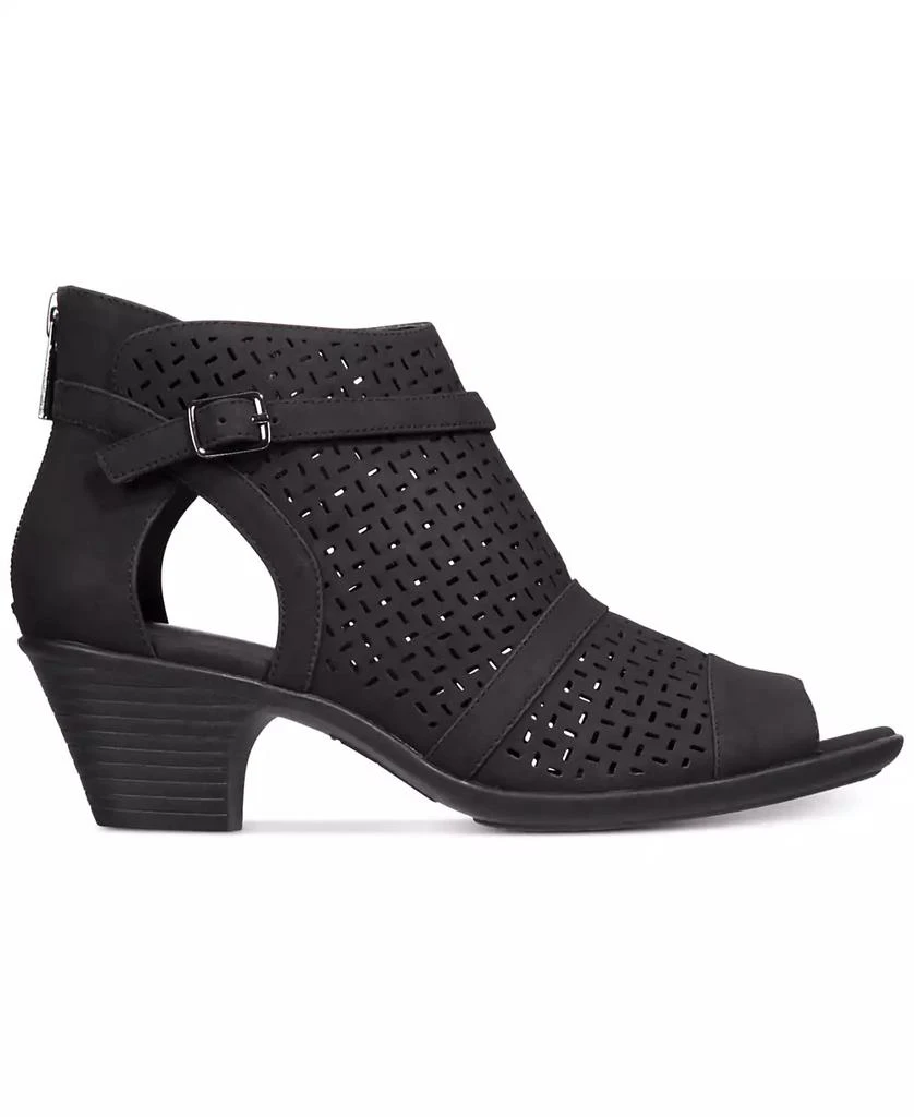 Easy Street Carrigan Sandals 2