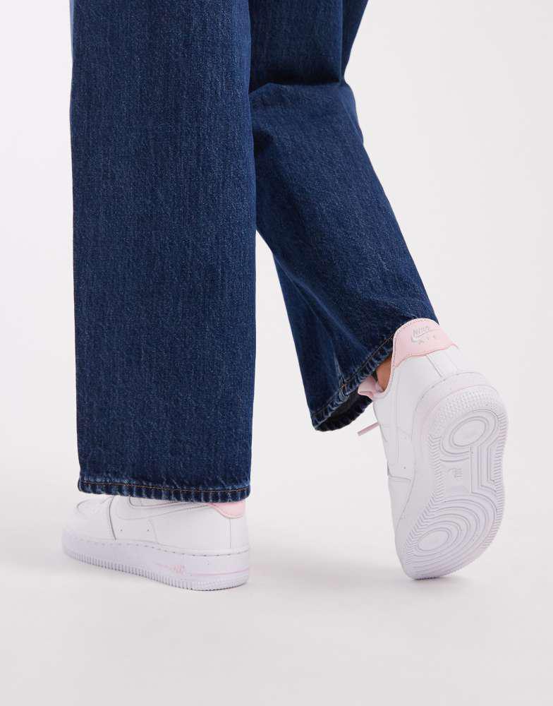 boyfriend jeans with air force 1