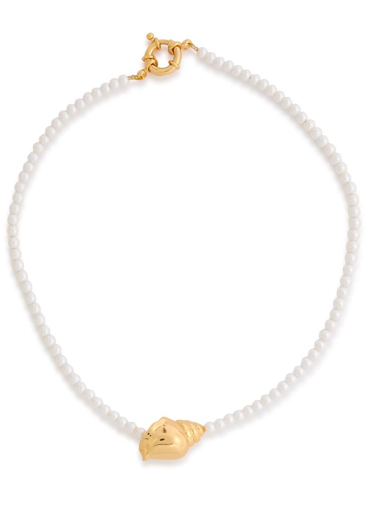 Timeless Pearly Shell pearl necklace