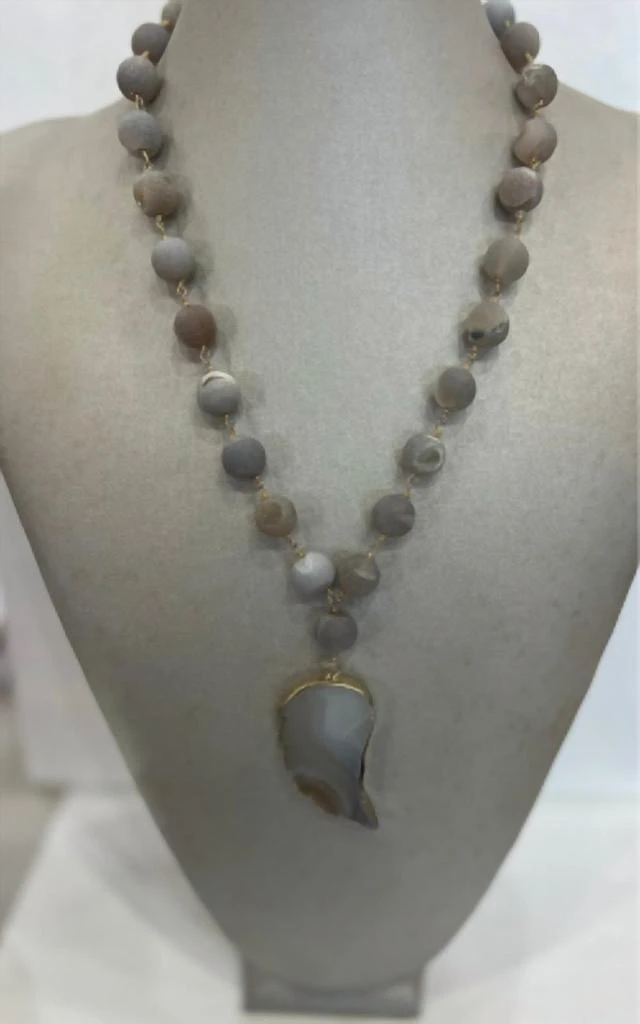 Saachi Saachi - Pearl Stone Necklace