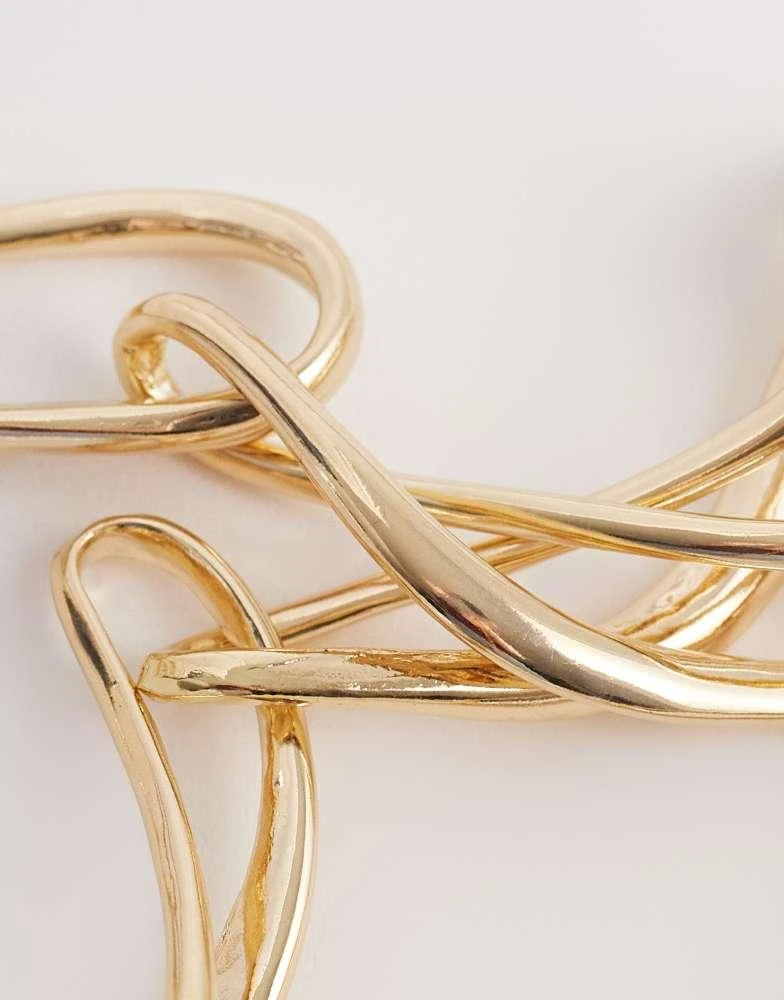 ASOS ASOS DESIGN short necklace with twisted chain loops in gold tone 4