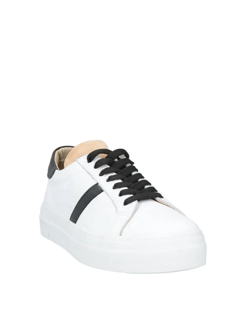 TSD12 Sneakers 2