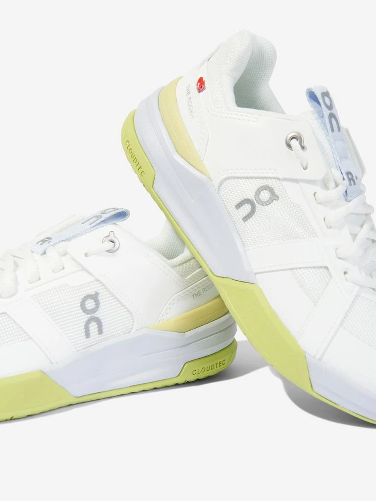 On Running On Running Kids The Roger CH Pro Youth Trainers in White 3