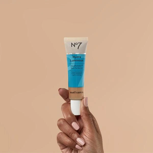 No7 Hydra Luminous Aqua Release™ Skin Perfector 1