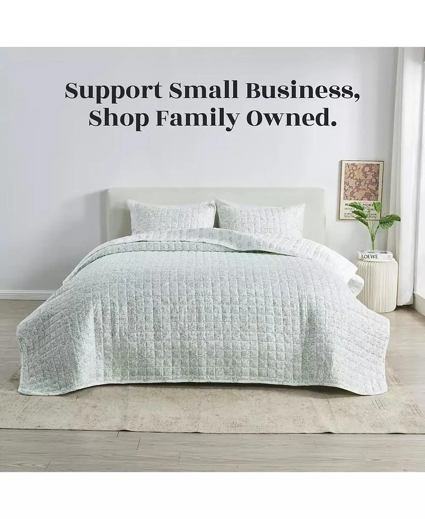 Linery 
Co Floral Printed Reversible Stitched Quilt Set with Shams 3