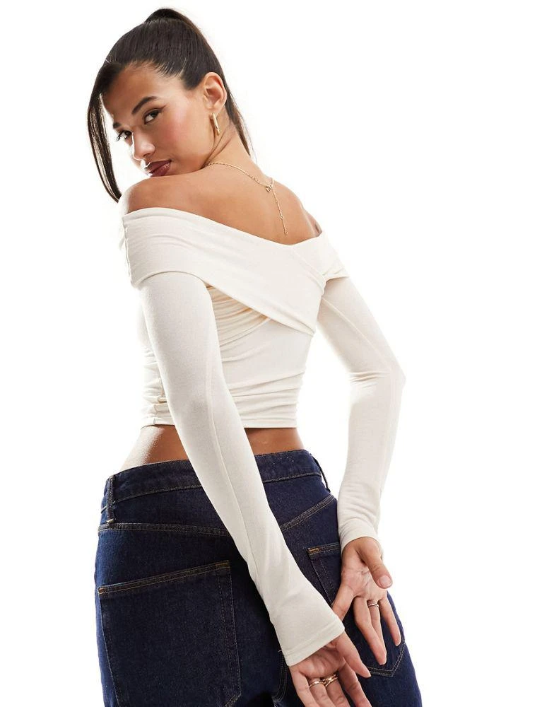 Edikted Edikted cross body off shoulder cream fitted top 3