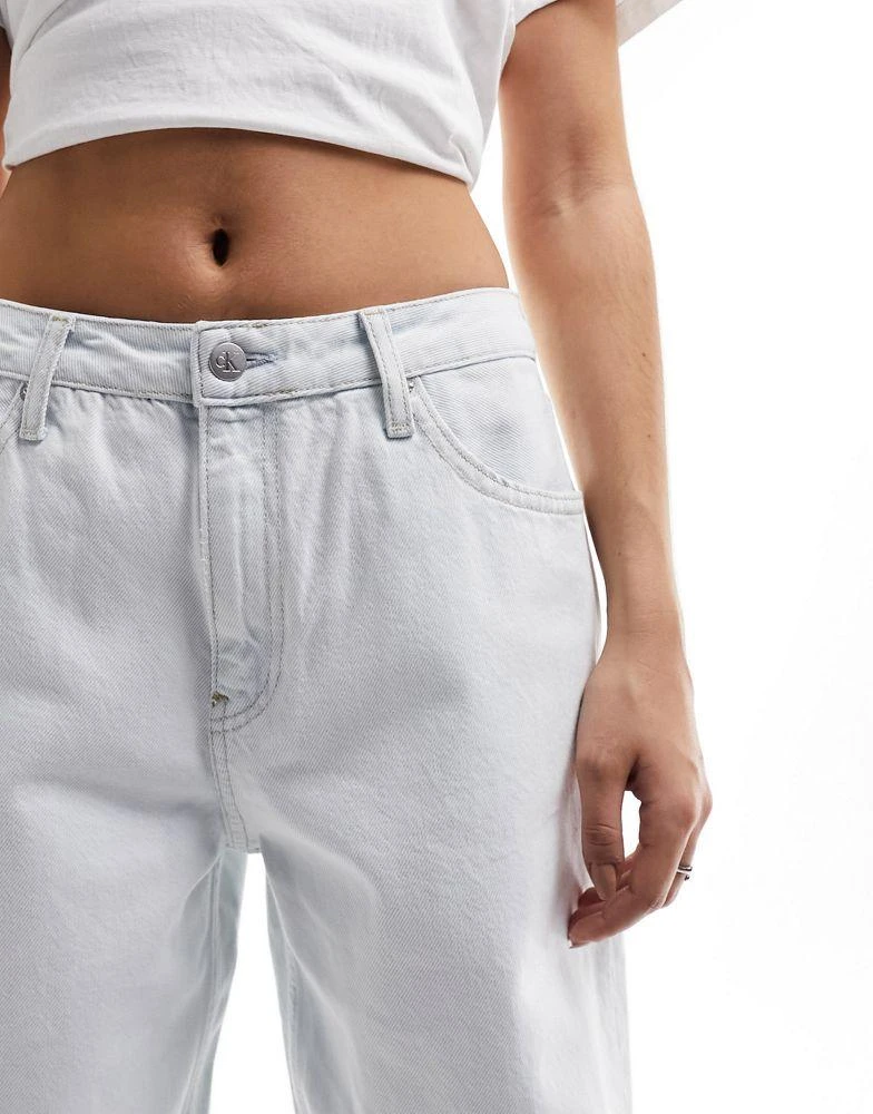 Calvin Klein Calvin Klein Jeans 90s straight leg jeans in light wash 4