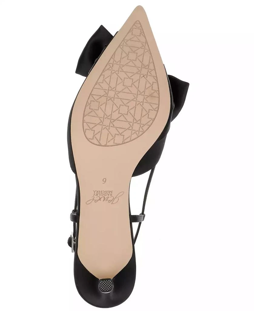 Badgley Mischka Women
s Shoshana Slingback Pumps 6