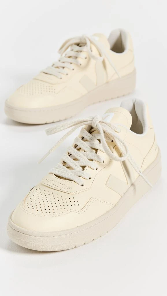 Veja V-90 Sneakers 4