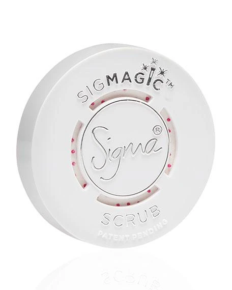 Sigma Beauty Sigmatic Scrub 2